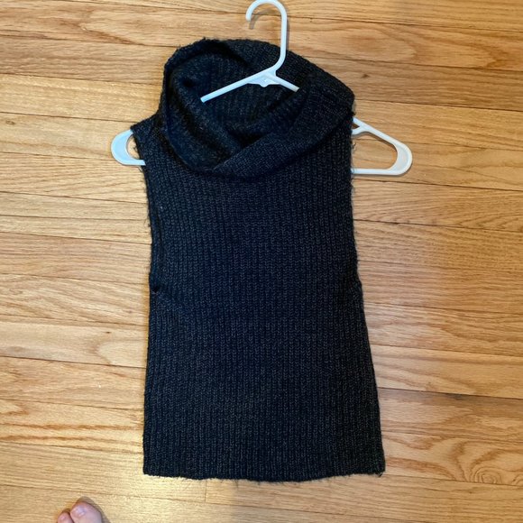 Tildon | Cowl Neck Sleeveless Sweater - Picture 6 of 7